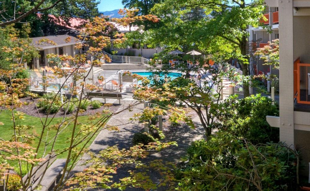 Ashland Hills Hotel & Suites Luaran gambar