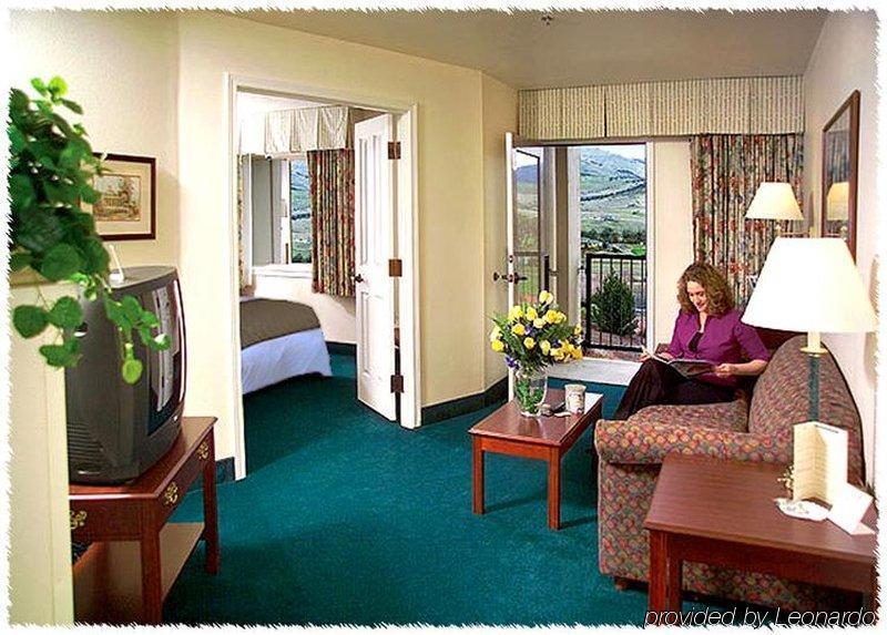 Ashland Hills Hotel & Suites Bilik gambar