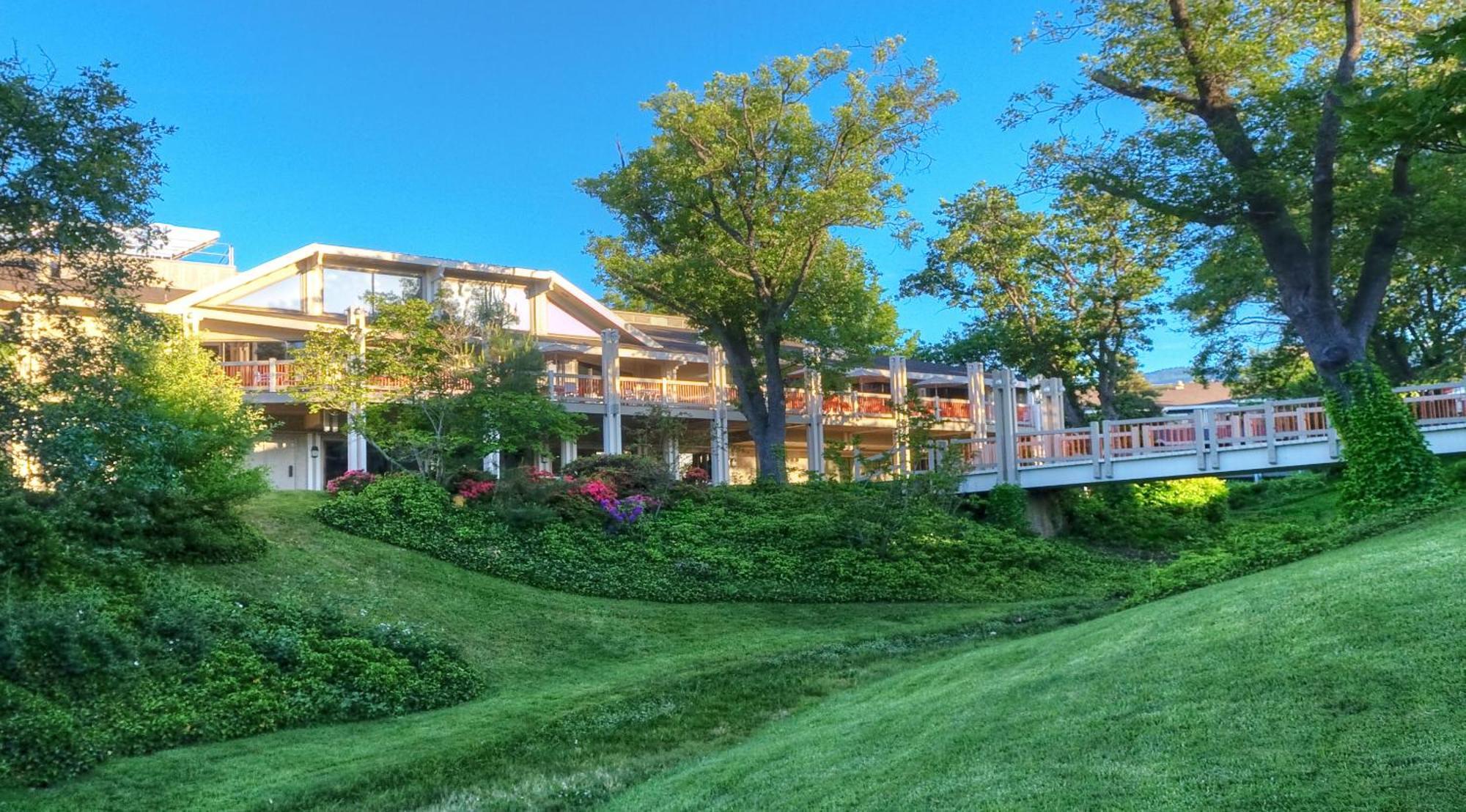 Ashland Hills Hotel & Suites Luaran gambar