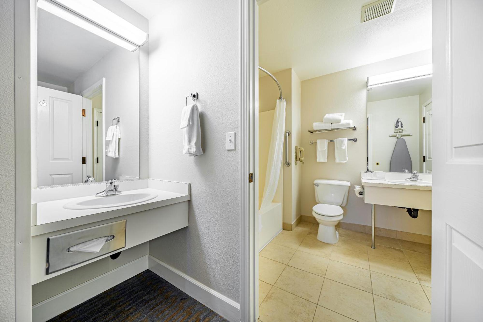 Ashland Hills Hotel & Suites Luaran gambar