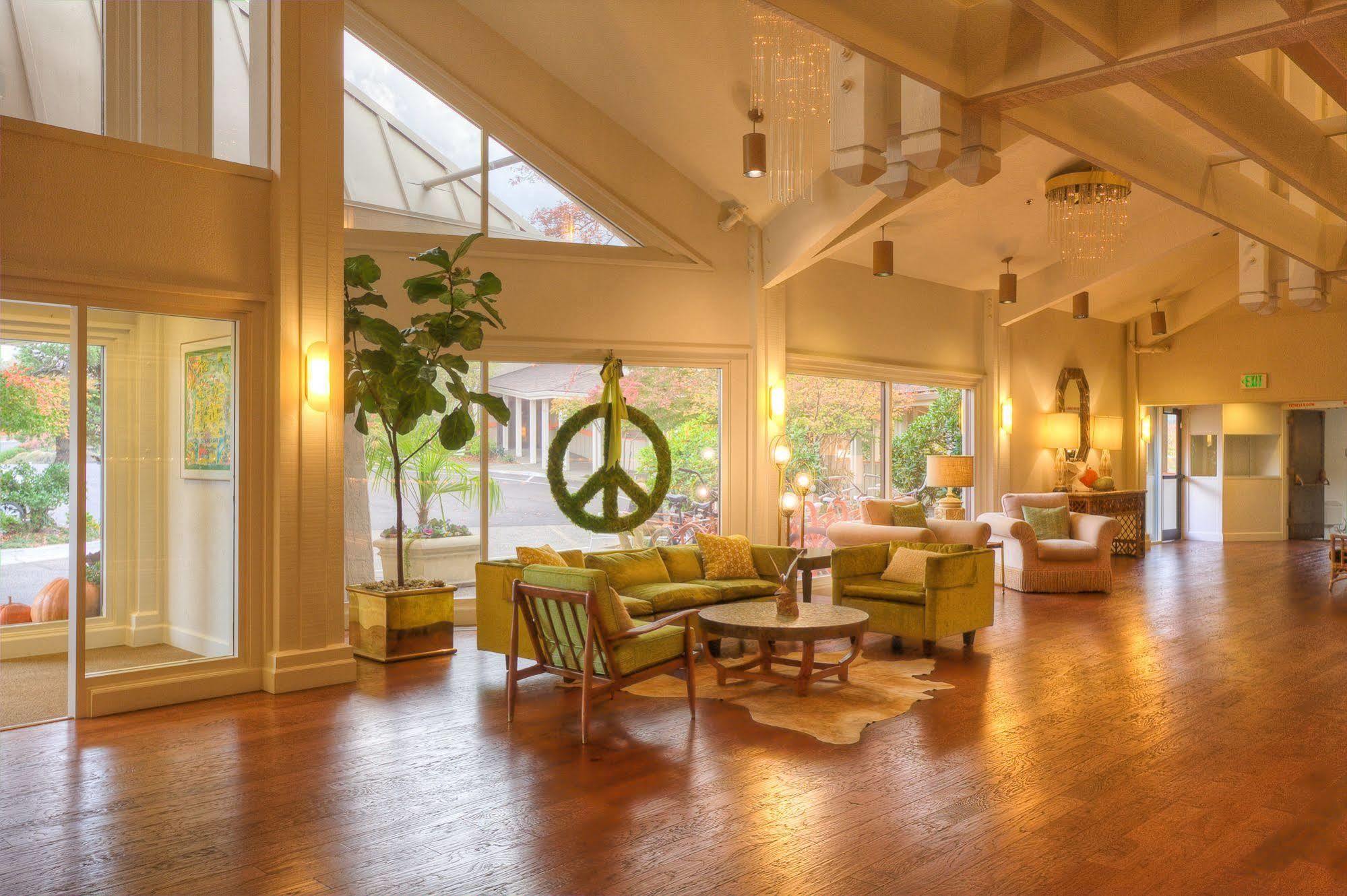 Ashland Hills Hotel & Suites Luaran gambar